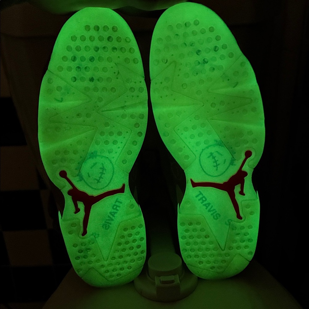 Jordan 6 Retro Travis Scott - Picture 10 of 10